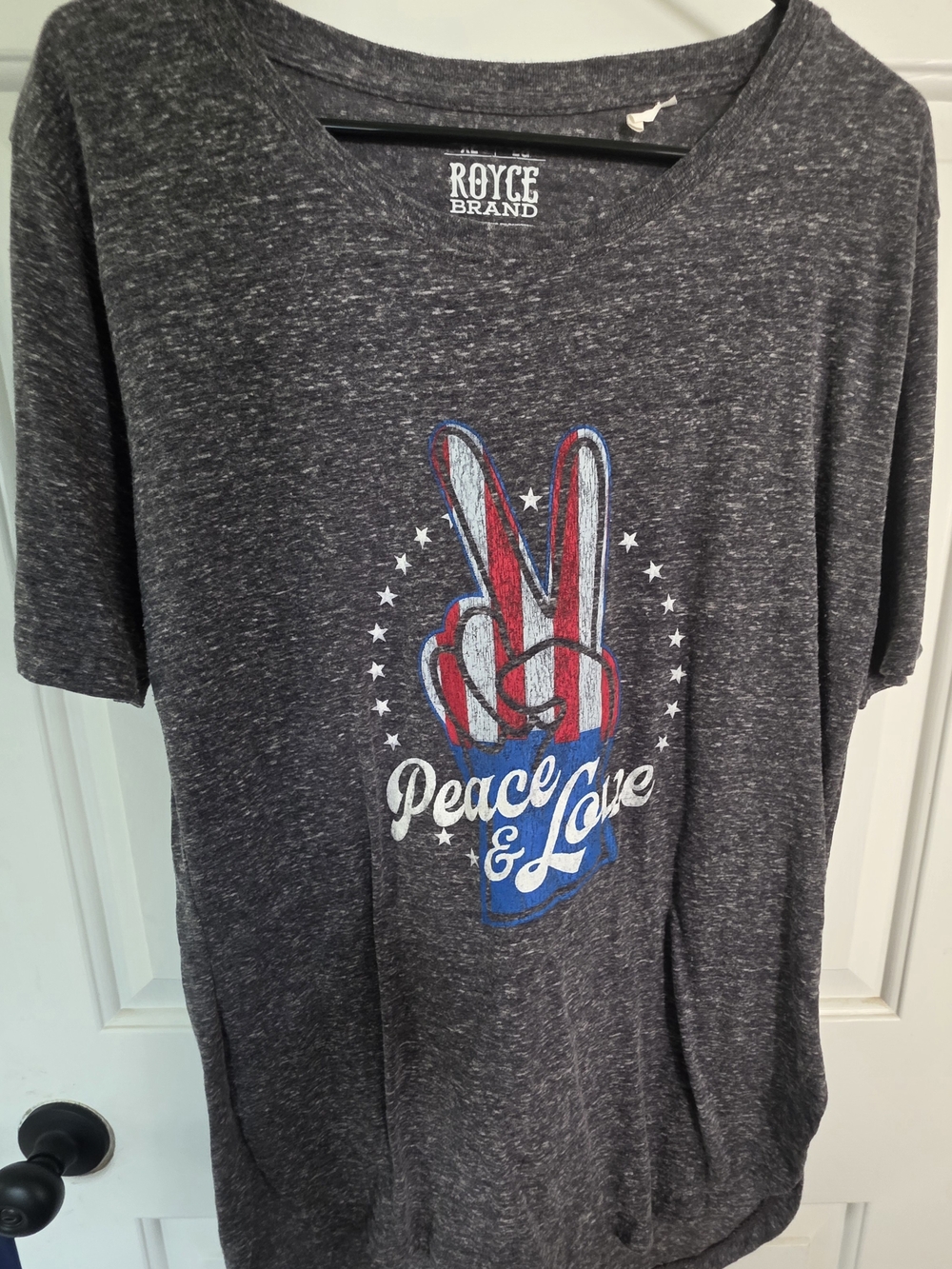 Royce Brand Women's Gray 'Peace & Love' Short Sleeve Tee
